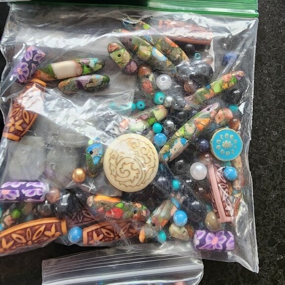 Wide Variety of Jewelry/Crafting Beads - Picture 6 of 12